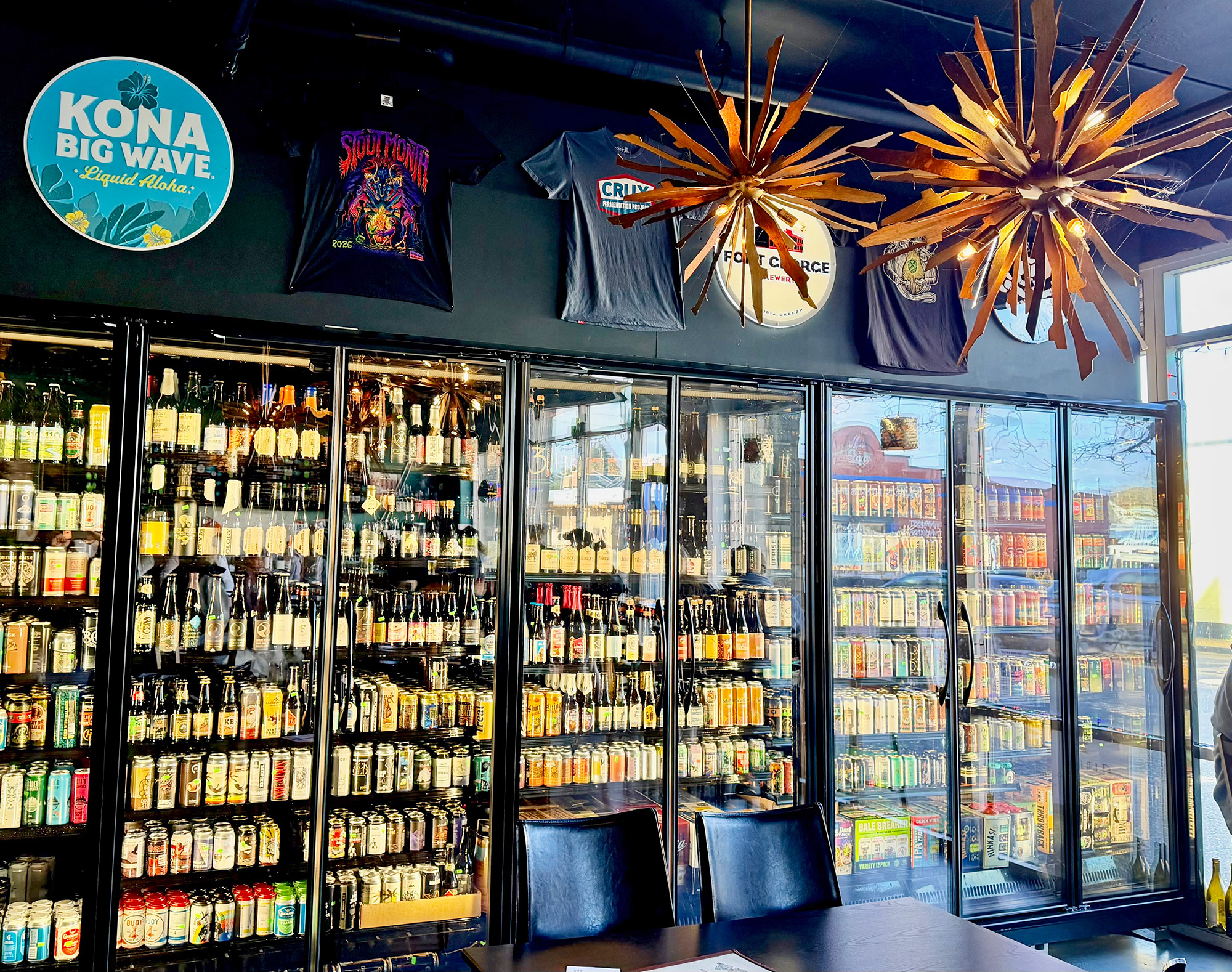 Hop Vine in Seaside Interior wine case