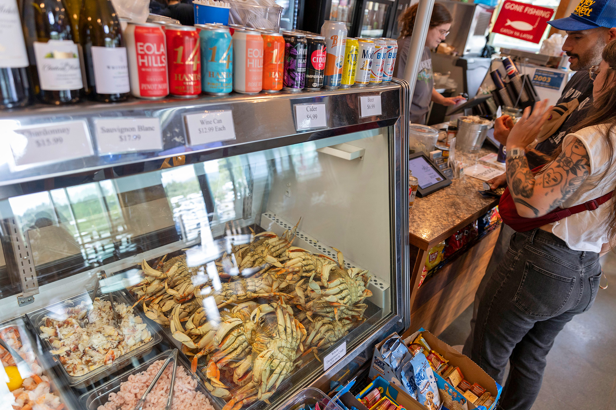 seafood store case Ecola Seafood Cannon Beach by Rachelle Hacmac